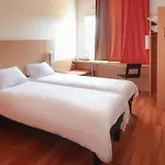 Ibis Pays De Somme Hotel 3*