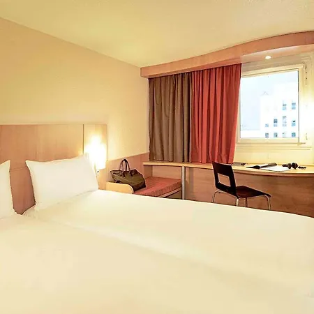 Ibis Pays De Somme 3*