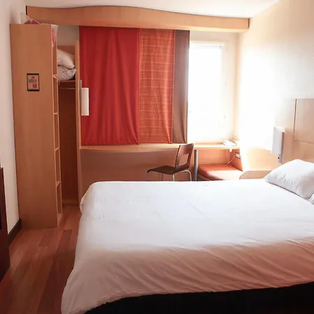 Отель Ibis Pays De Somme 3*