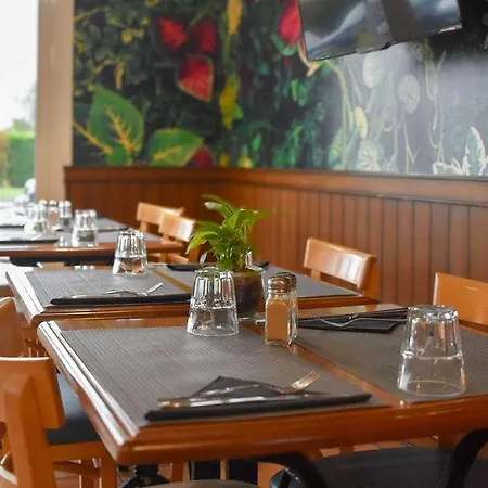 Ibis Pays De Somme Hotel 3*