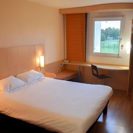 Ibis Pays De Somme Hotel