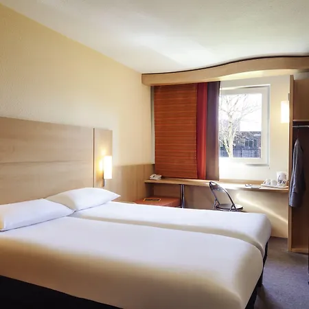 Hotel Ibis Pays De Somme Albert