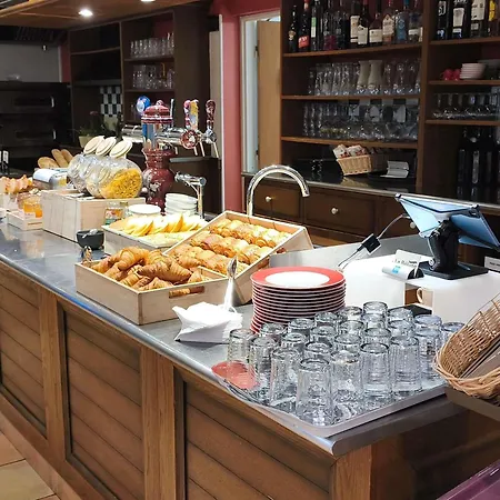Ibis Pays De Somme 알베르