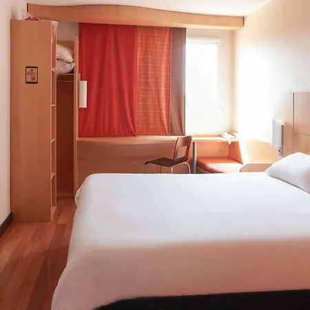 Hotel Ibis Pays De Somme Albert