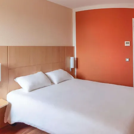 Ibis Pays De Somme 호텔