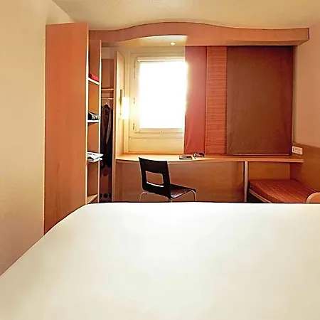 Ibis Pays De Somme Hotel 3*