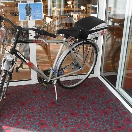 Ibis Pays De Somme Hotel