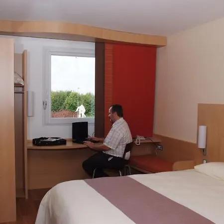 호텔 Ibis Pays De Somme 3*