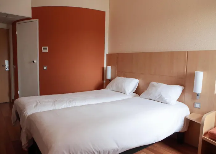 Ibis Pays De Somme 3* Albert