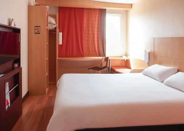 Hotel Ibis Pays De Somme Albert